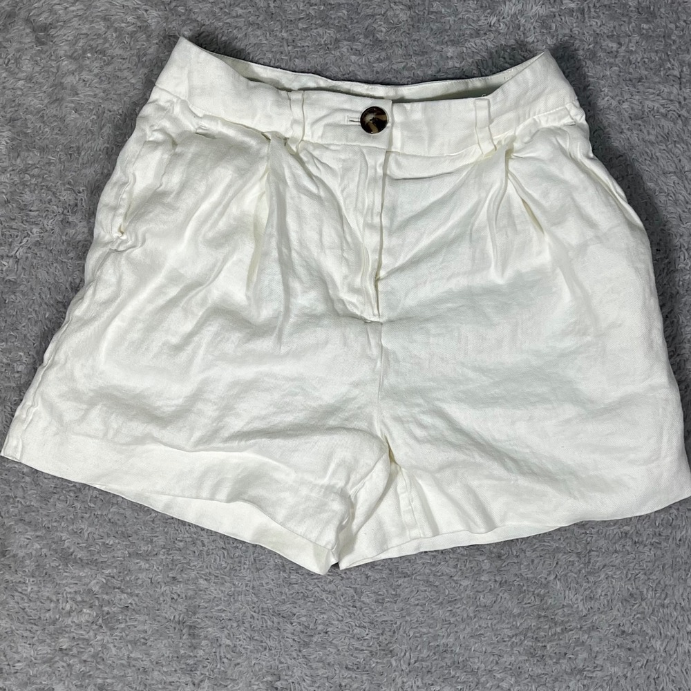 Elie Tahari White Linen Blend Pleated High Rise Shorts Womens Size 2